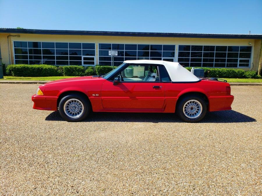  Ford Mustang GT Convertible (66B) 1990 года  (фото 5 из 24)